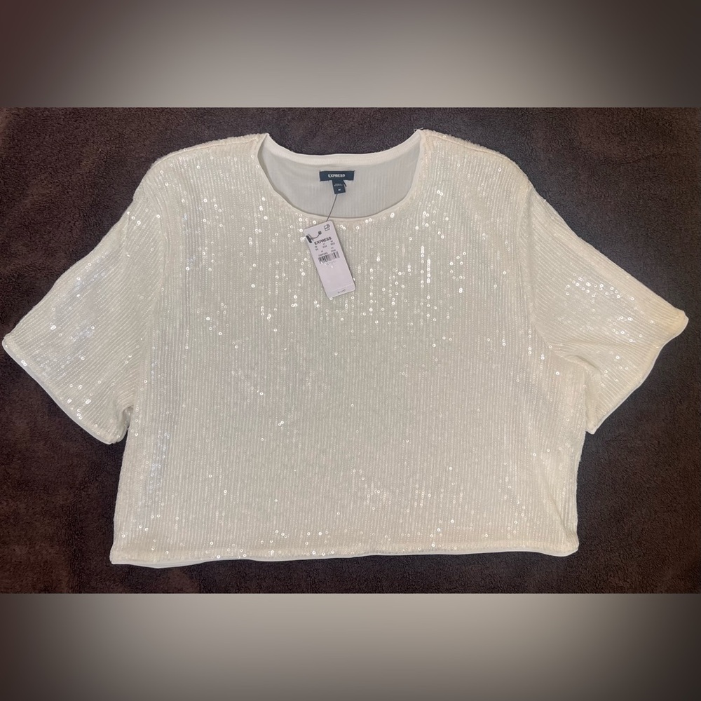 Express Women’s Cream Sequin Short Sleeve Scoop Neck Top. Size Medium. NWT.